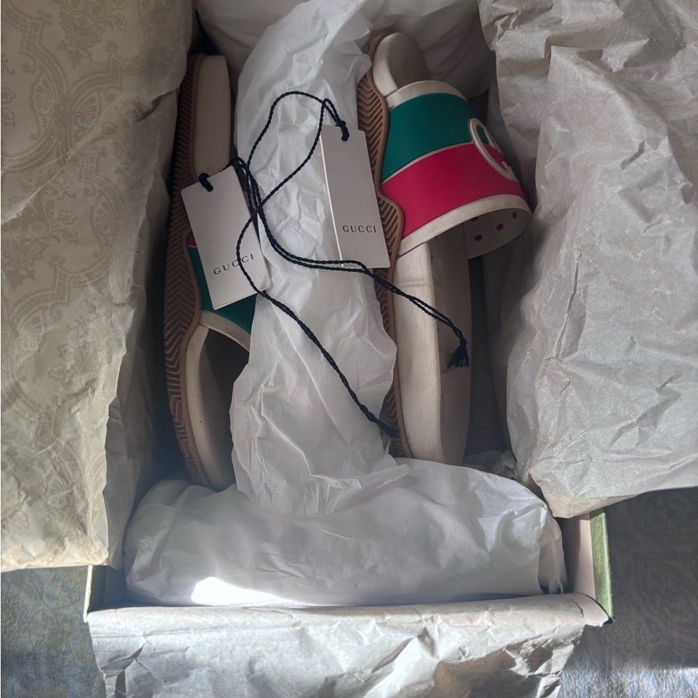 Gucci Women's Red/Green Slides